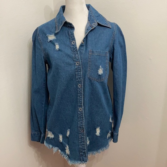 EUC Distressed Denim  Top Size Medium - Picture 2 of 10
